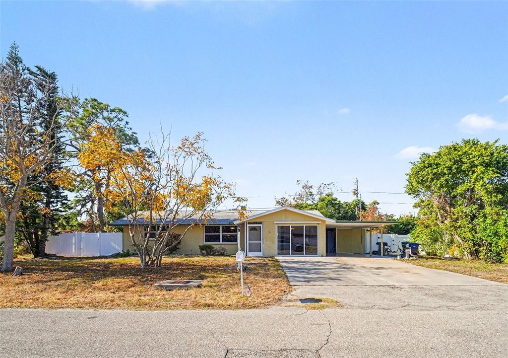 Photo of 3468 Roslyn Road, Venice, FL 34293 (MLS # A4683319)