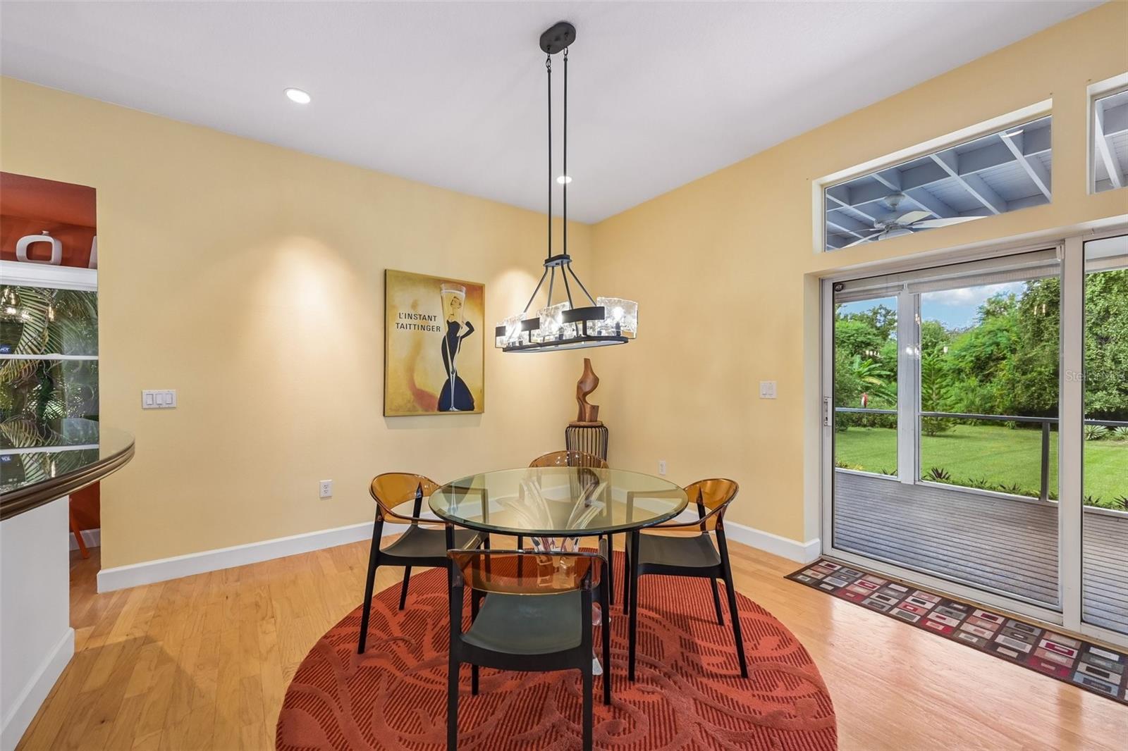 817 OAK VISTA DRIVE