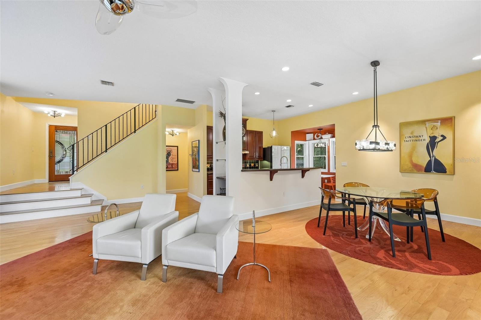 817 OAK VISTA DRIVE