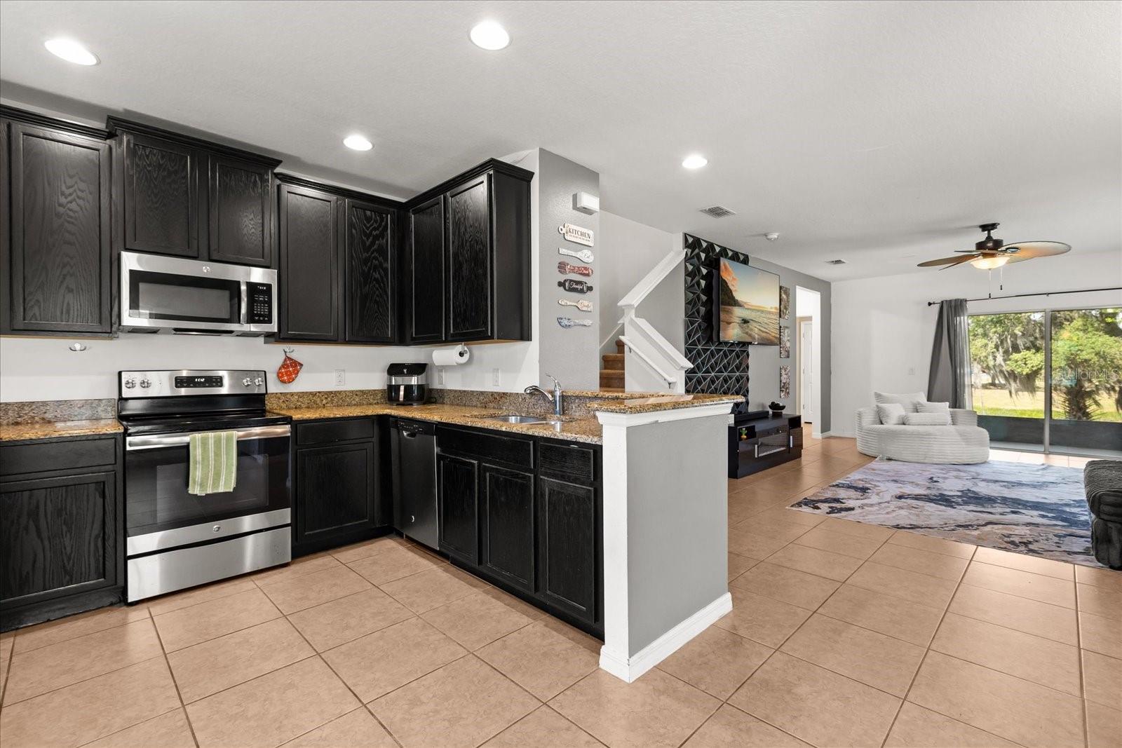 OAKMONT TOWNHOMES PH - Residential