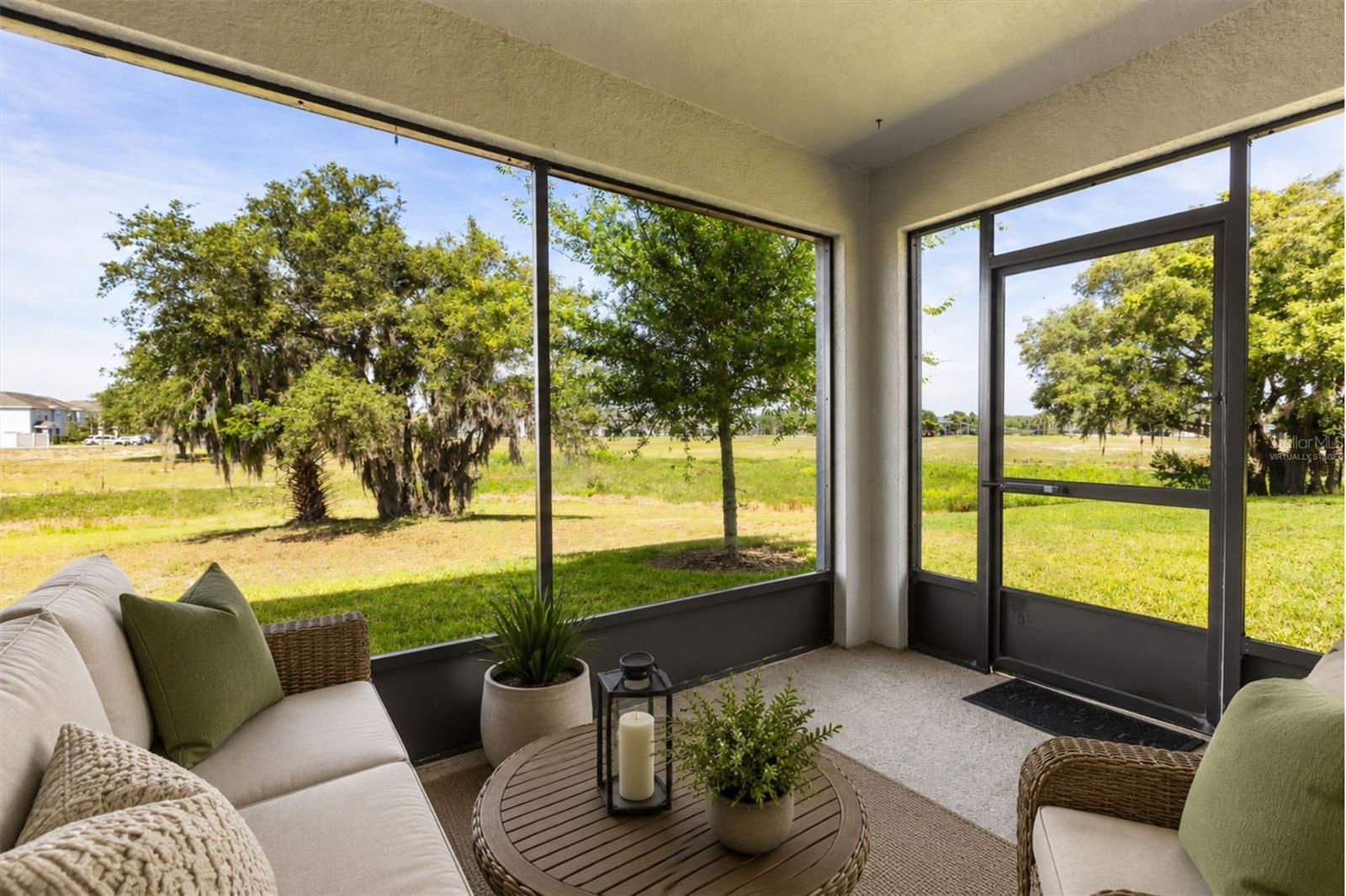 OAKMONT TOWNHOMES PH - Residential
