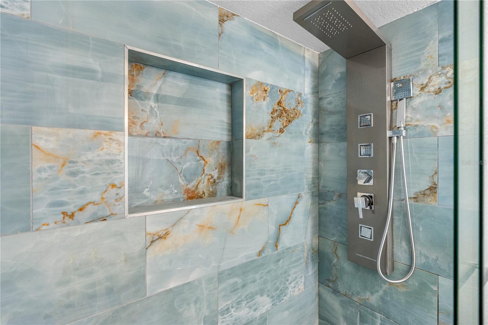 CLARK N 01/2 LT 04 02 18 30 - Residential