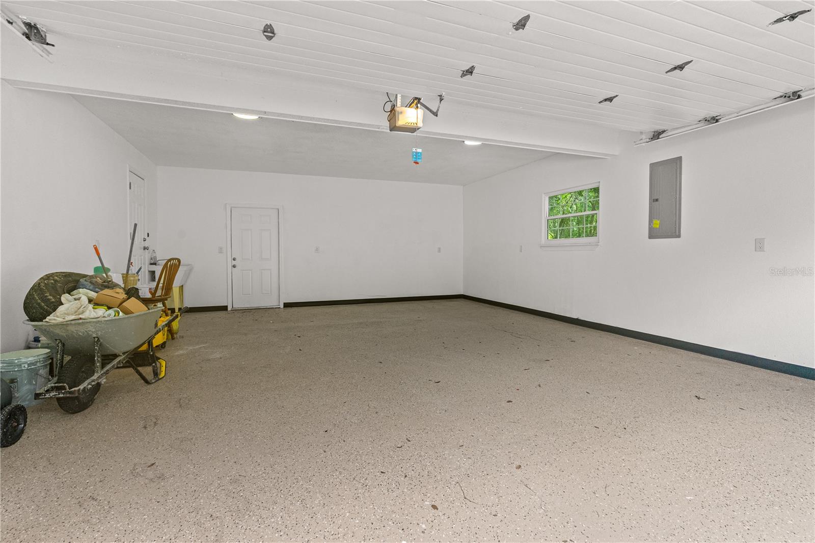 CLARK N 01/2 LT 04 02 18 30 - Residential