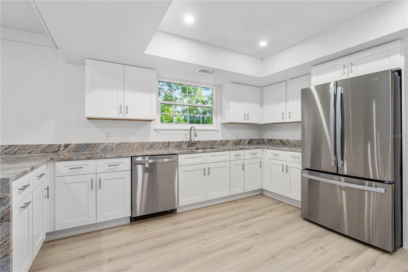 CLARK N 01/2 LT 04 02 18 30 - Residential