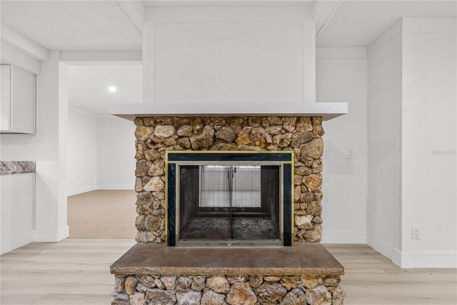 CLARK N 01/2 LT 04 02 18 30 - Residential