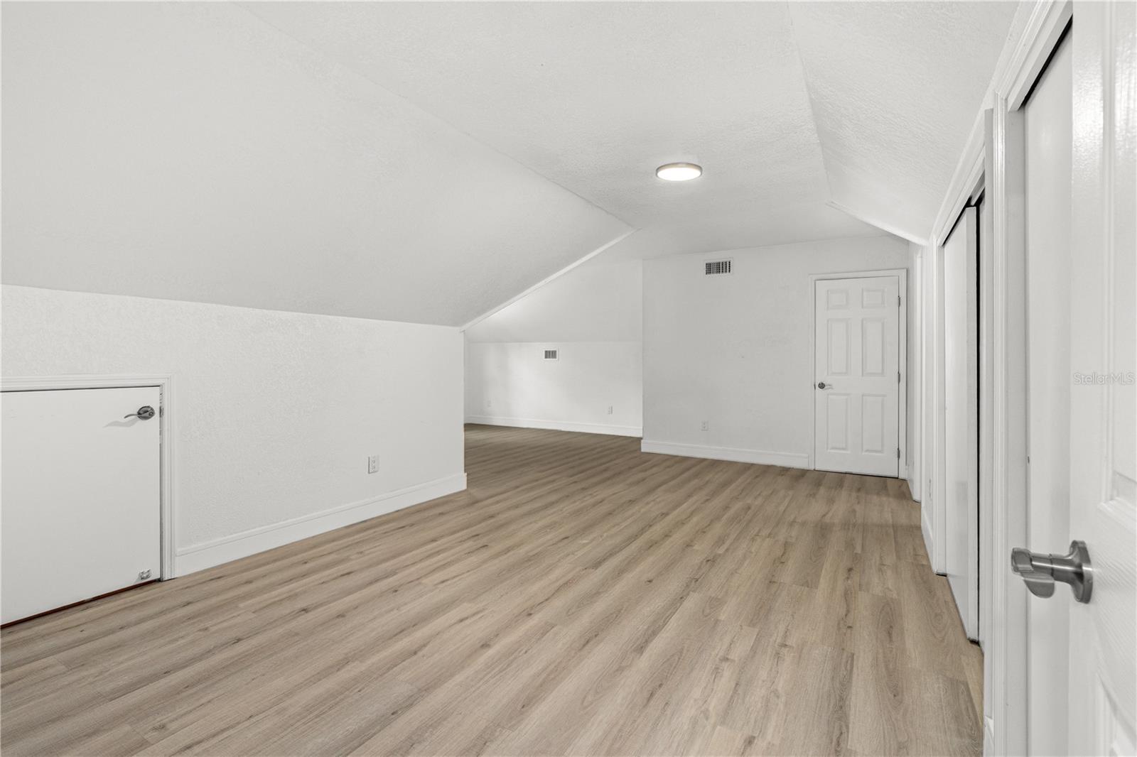 CLARK N 01/2 LT 04 02 18 30 - Residential