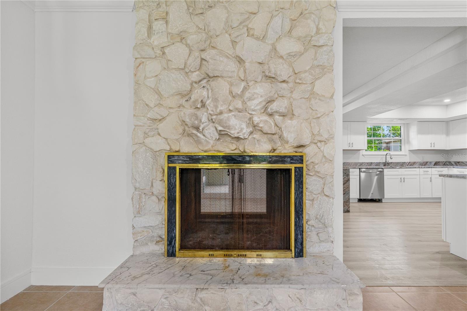 CLARK N 01/2 LT 04 02 18 30 - Residential