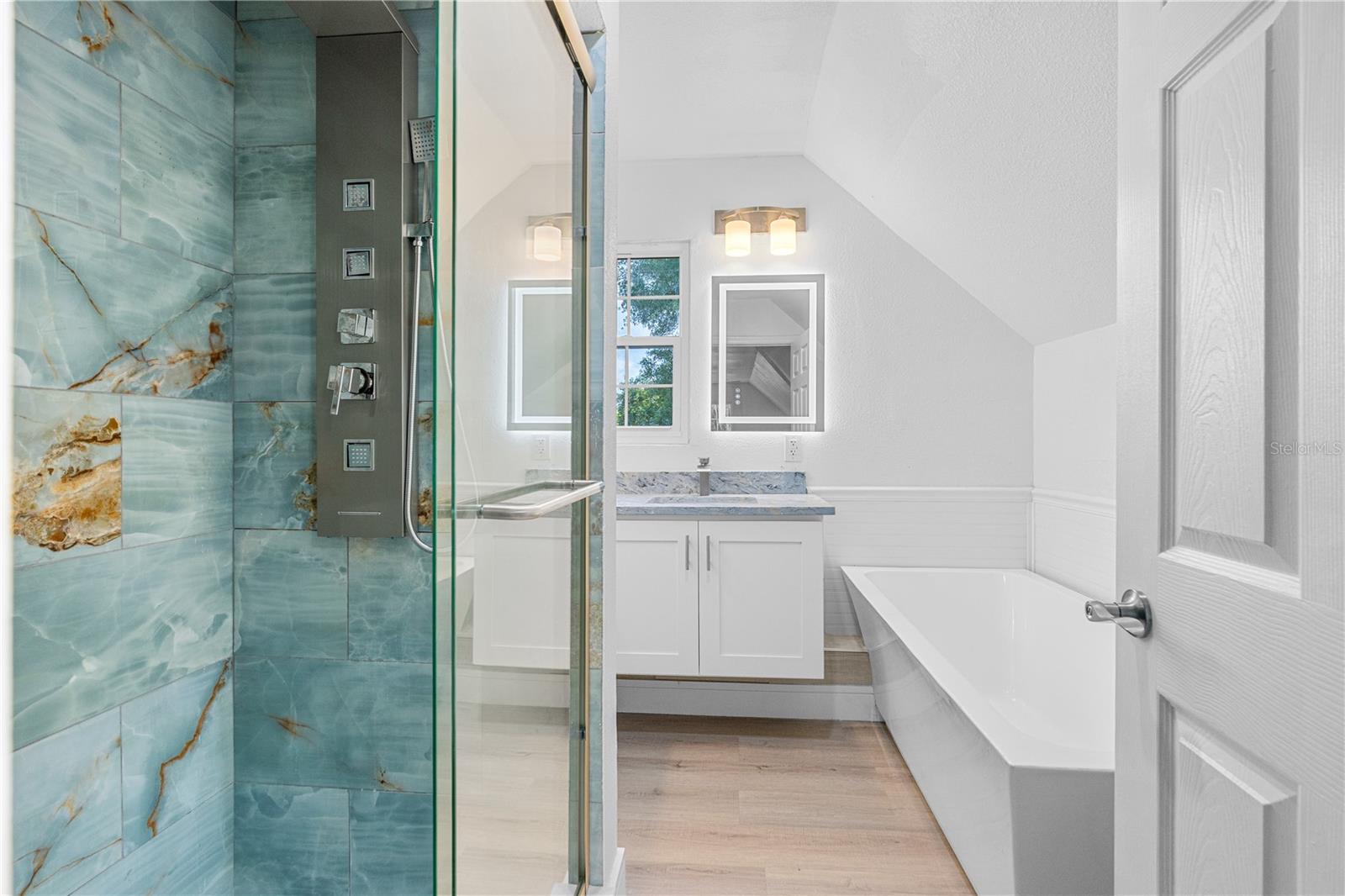 CLARK N 01/2 LT 04 02 18 30 - Residential