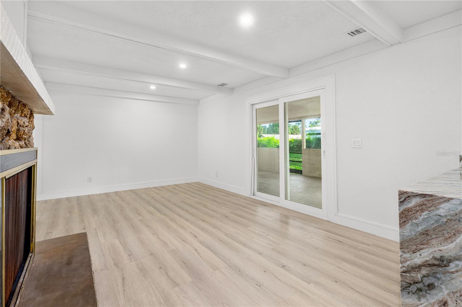 CLARK N 01/2 LT 04 02 18 30 - Residential