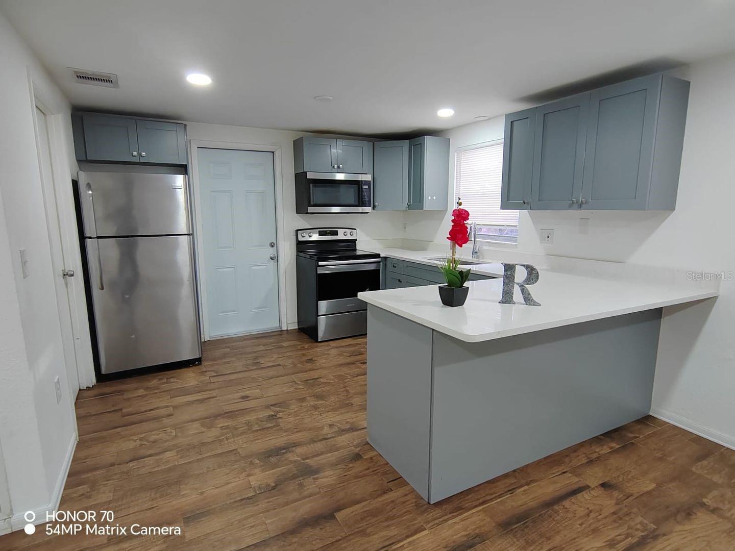 HOMESDALE COURT - Residential Lease