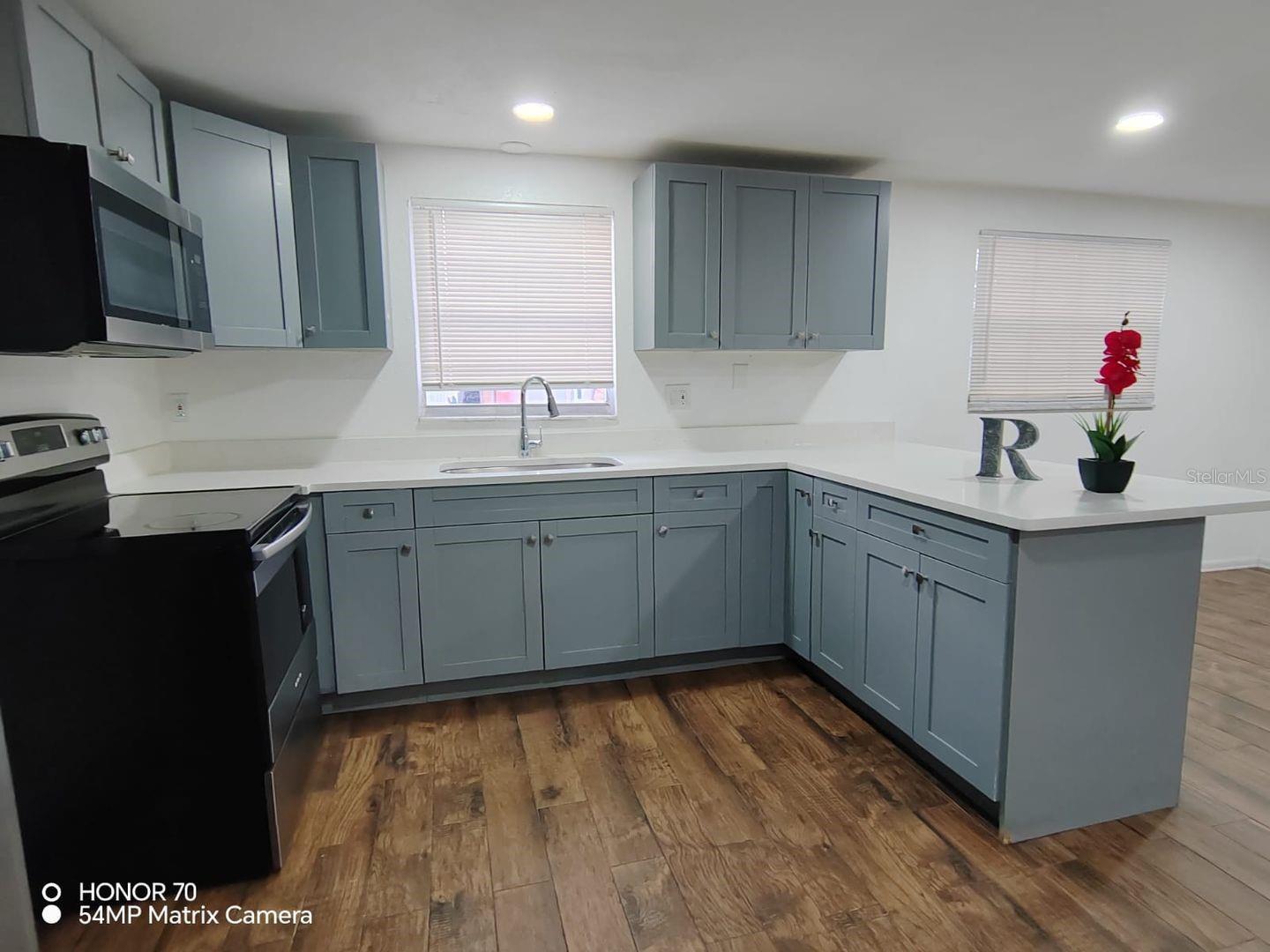 HOMESDALE COURT - Residential Lease