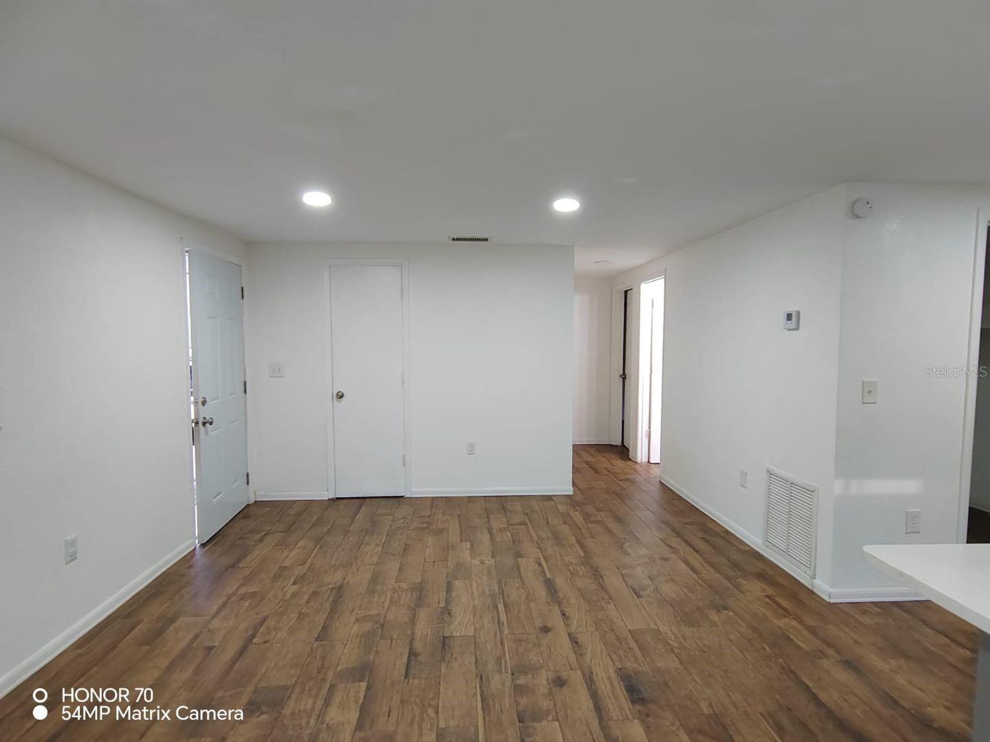 HOMESDALE COURT - Residential Lease