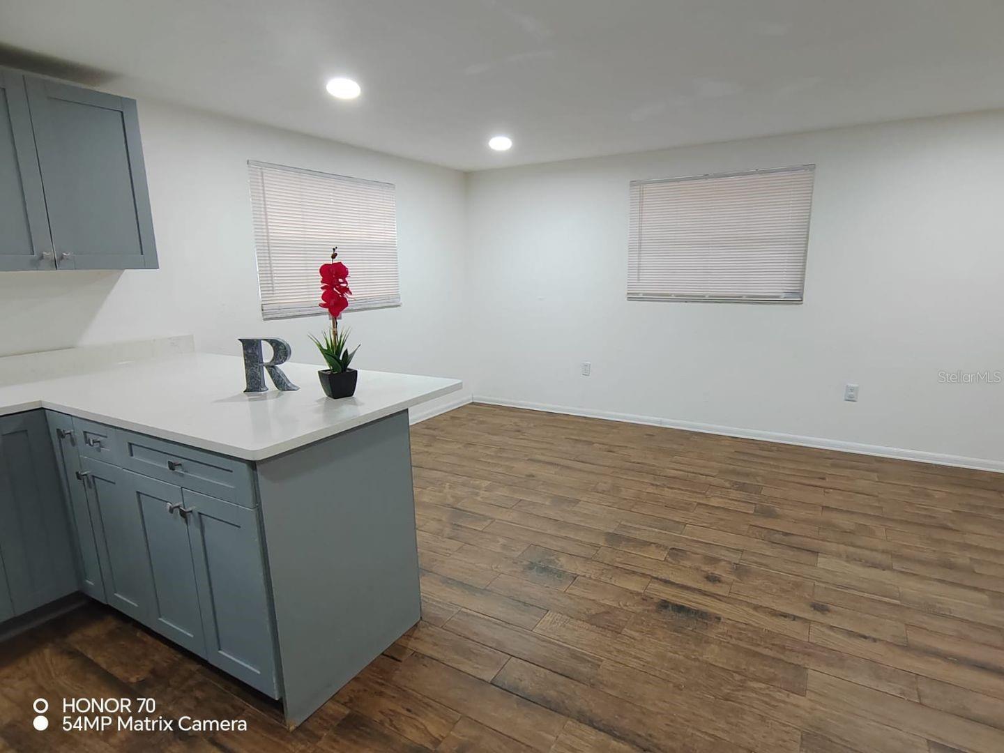 HOMESDALE COURT - Residential Lease