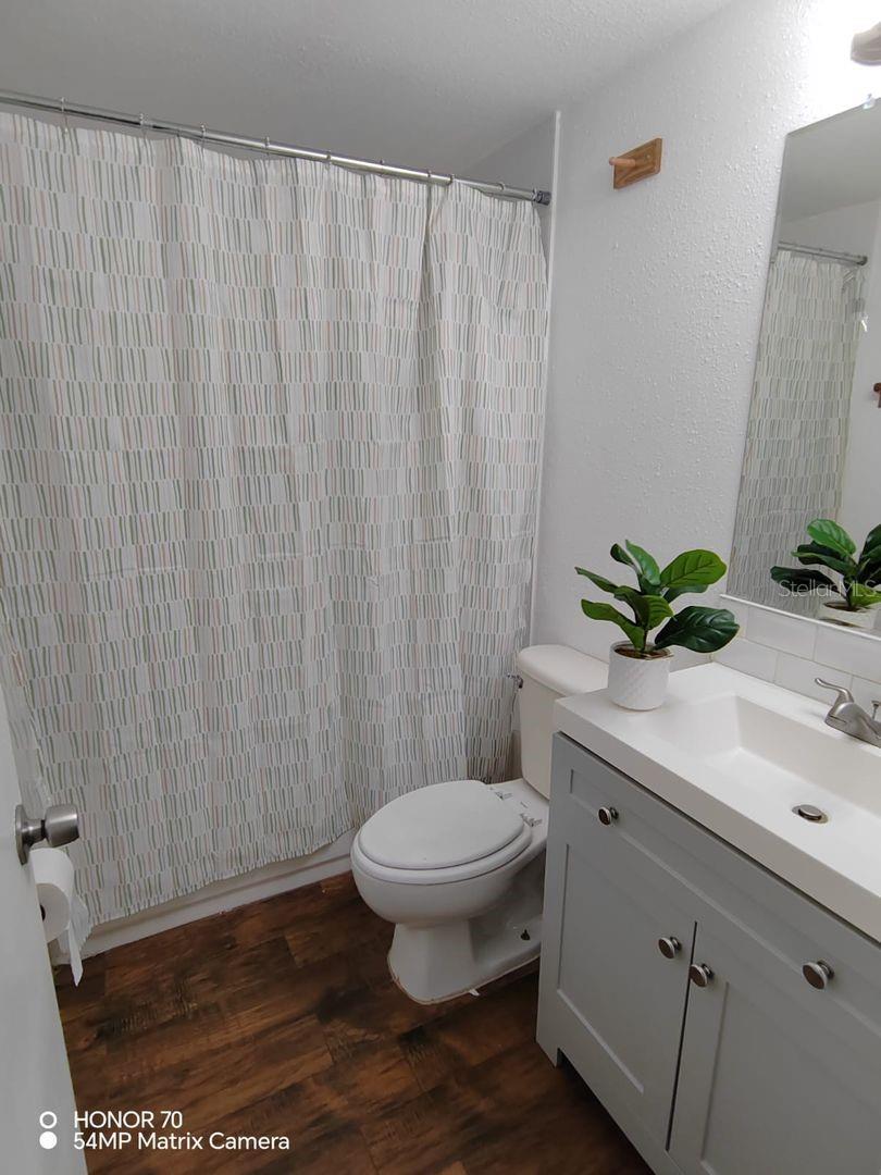 HOMESDALE COURT - Residential Lease