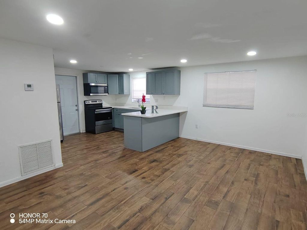 Photo of 1103 33rd Avenue W, Bradenton, FL 34205 (MLS # TB8429653)