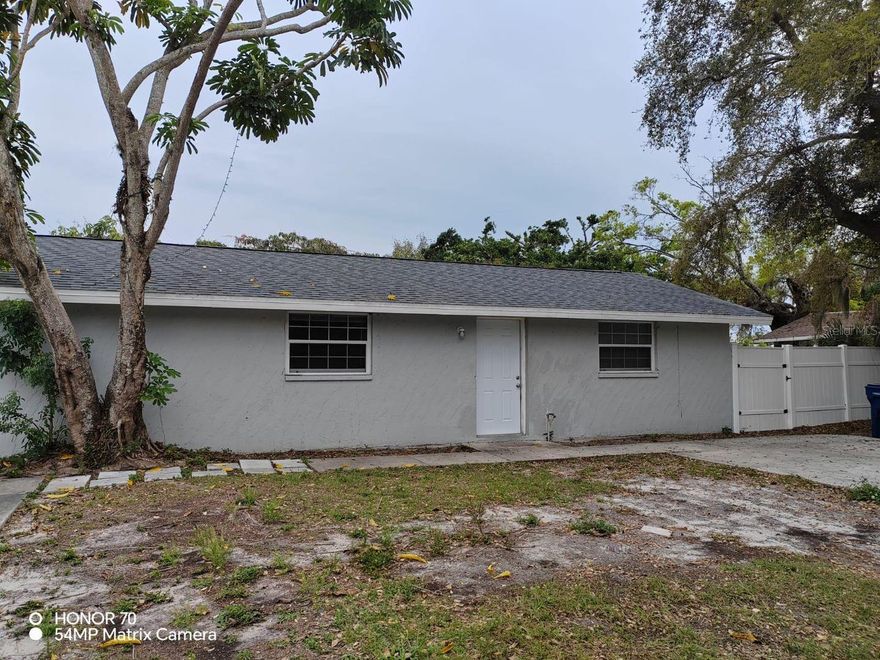 Beautiful 2 Bed / 1 Bath Home with Modern Upgrades!
Enjoy shaker cabinets, granite countertops, tile flooring, laundry hookups, fenced patio, parking for 2 vehicles, and pet-friendly options (restrictions apply).

Prime Bradenton Location!
*Minutes from top shopping, dining, and entertainment.
*Near excellent schools: Manatee Elementary (5 min), King Middle (8 min), Manatee High (10 min).
*Only 20–25 minutes to Bradenton Beach and Anna Maria Island, and 12 minutes to Riverwalk Park.

The perfect mix of comfort, style, and convenience!

Requirements:
1st month + deposit • Background/credit check • Income 3x rent • No evictions

Rent with Ross Rentals this December!
*Move in within 30 days after signing the lease and enjoy our Christmas Promotion:
*You get half-price rent for the first month.
*Option to split your security deposit into two payments


Rental Terms
Rent: $1,599
Application Fee: $45
Security Deposit: $1,599
Available Now

Pet Policy
Cats allowed
Small dogs allowed

Appliances
Range
Refrigerator
Microwave