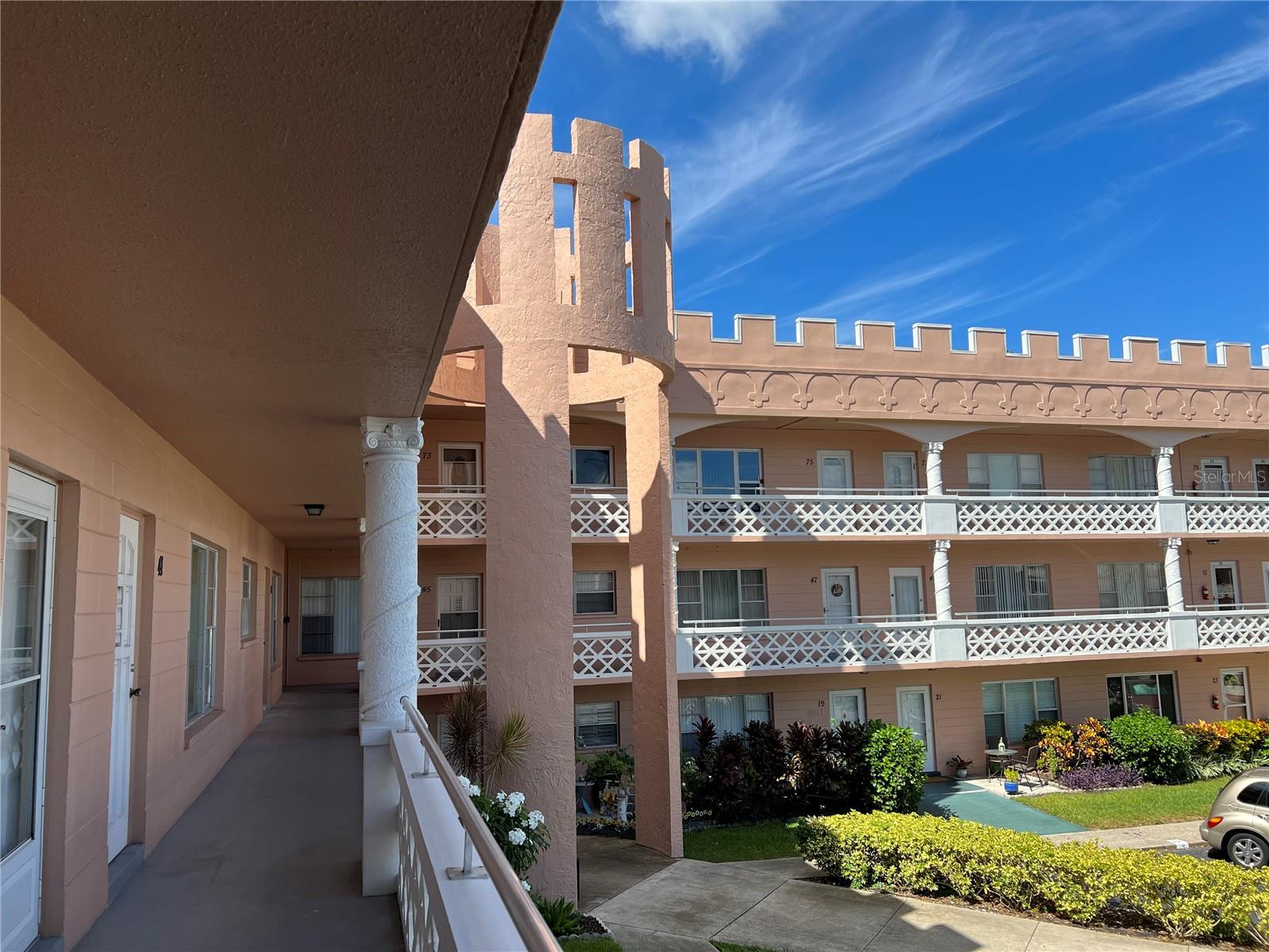 ON TOP OF THE WORLD - Residential