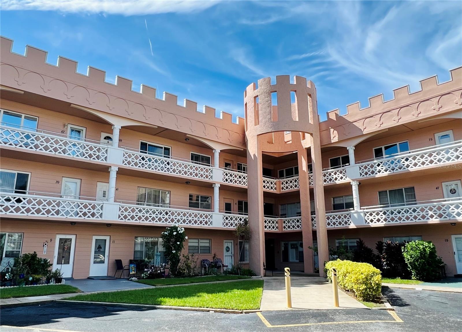 ON TOP OF THE WORLD - Residential