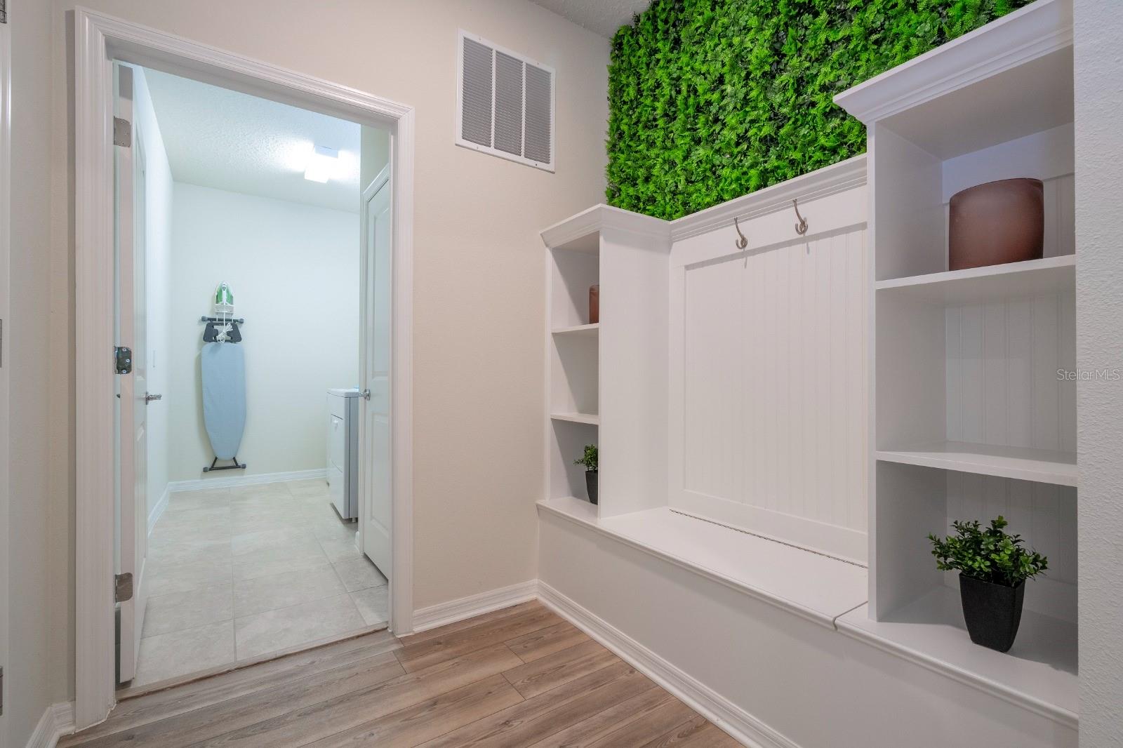 WINDSOR ISLAND RESIDENCE PH 3 - Residential