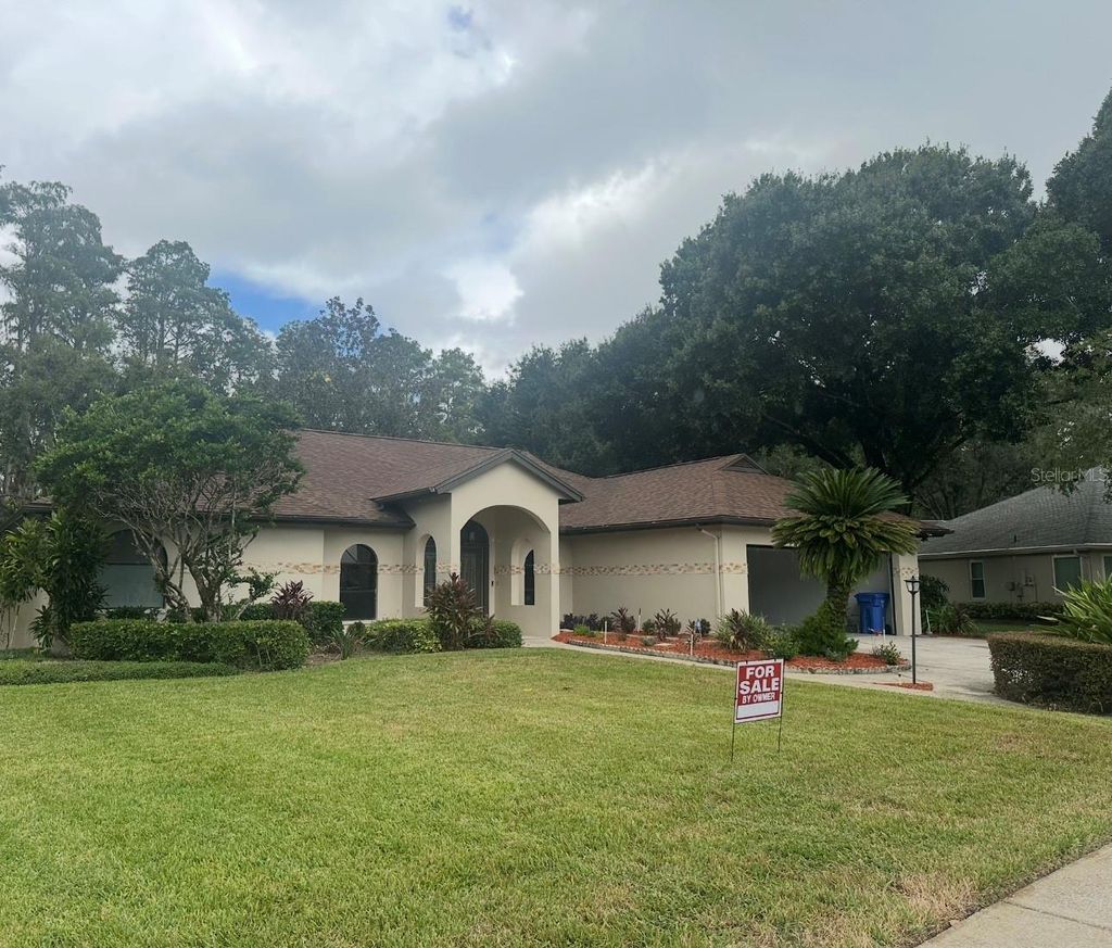 Photo of 18306 Pleasant Ridge Place, Lutz, FL 33548 (MLS # TB8436093)