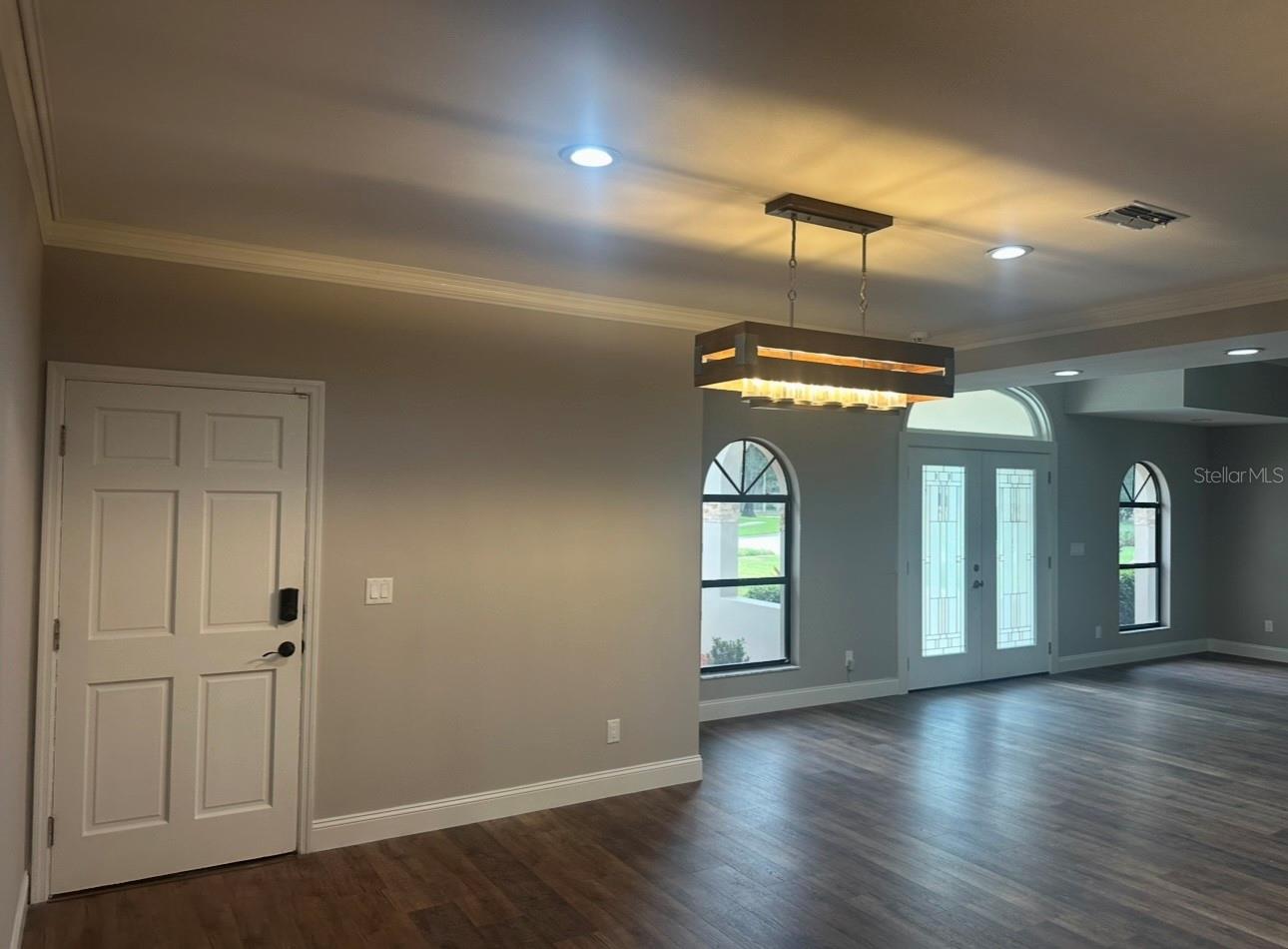 THE MANORS AT CRYSTAL LAKES - Residential