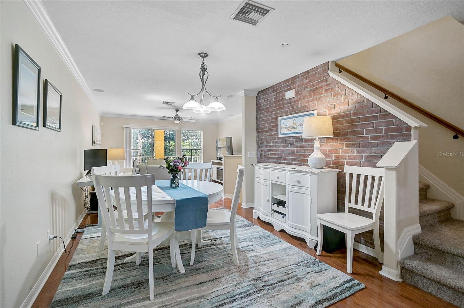 8827 WHITE SAGE LOOP