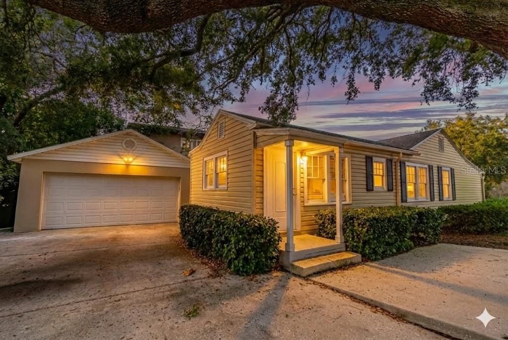 Photo of 900 S Kentucky Avenue, Winter Park, FL 32789 (MLS # O6374630)