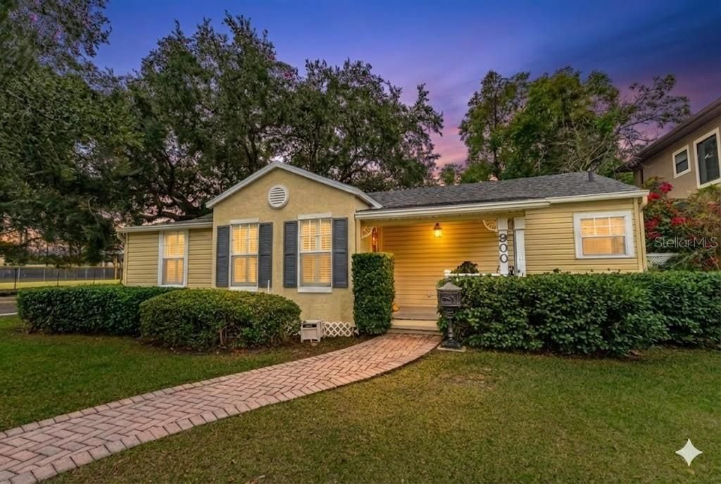 Photo of 900 S Kentucky Avenue, Winter Park, FL 32789 (MLS # O6374630)