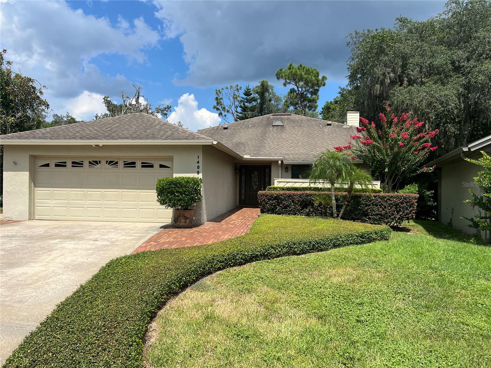 Welcome to this well-maintained 3-bedroom, 2-bathroom single-family home located in the desirable Winter Springs community. Offering a spacious 2,300+ sq. ft. of living space, this property features an open and inviting floor plan perfect for both everyday living and entertaining.
The home boasts a bright living room with vaulted ceilings, a dining area, and a modern kitchen complete with stainless steel appliances, ample cabinet space, and a breakfast bar. The primary suite includes a large closet and a private ensuite bath, while two additional bedrooms provide comfort and flexibility for guests, family, or a home office.
Enjoy Florida living in the screened-in patio overlooking the fully fenced backyard – ideal for relaxing or weekend BBQs, and access to nearby tennis courts. The two-car garage offers convenient parking and extra storage.
Located in a peaceful neighborhood with easy access to top-rated Seminole County schools, shopping, dining, parks, and major highways, this home combines comfort with convenience. **Lawn Service Included!** Don’t miss this opportunity – schedule a showing today!