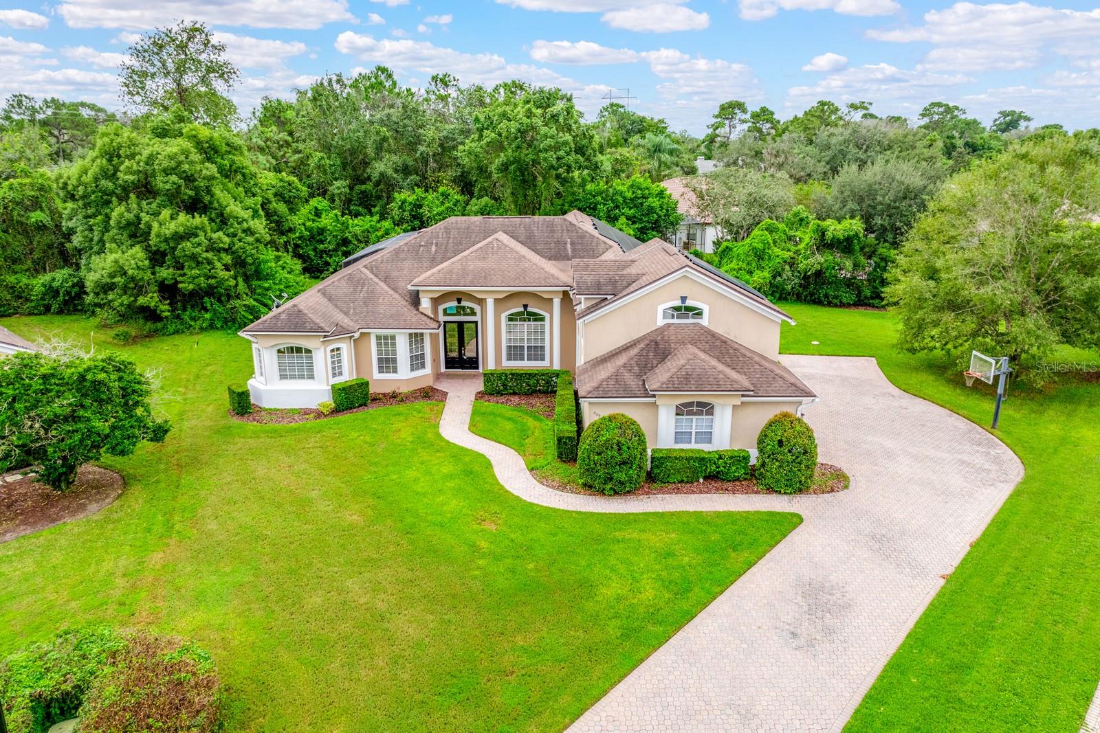 609 VIANA COURT