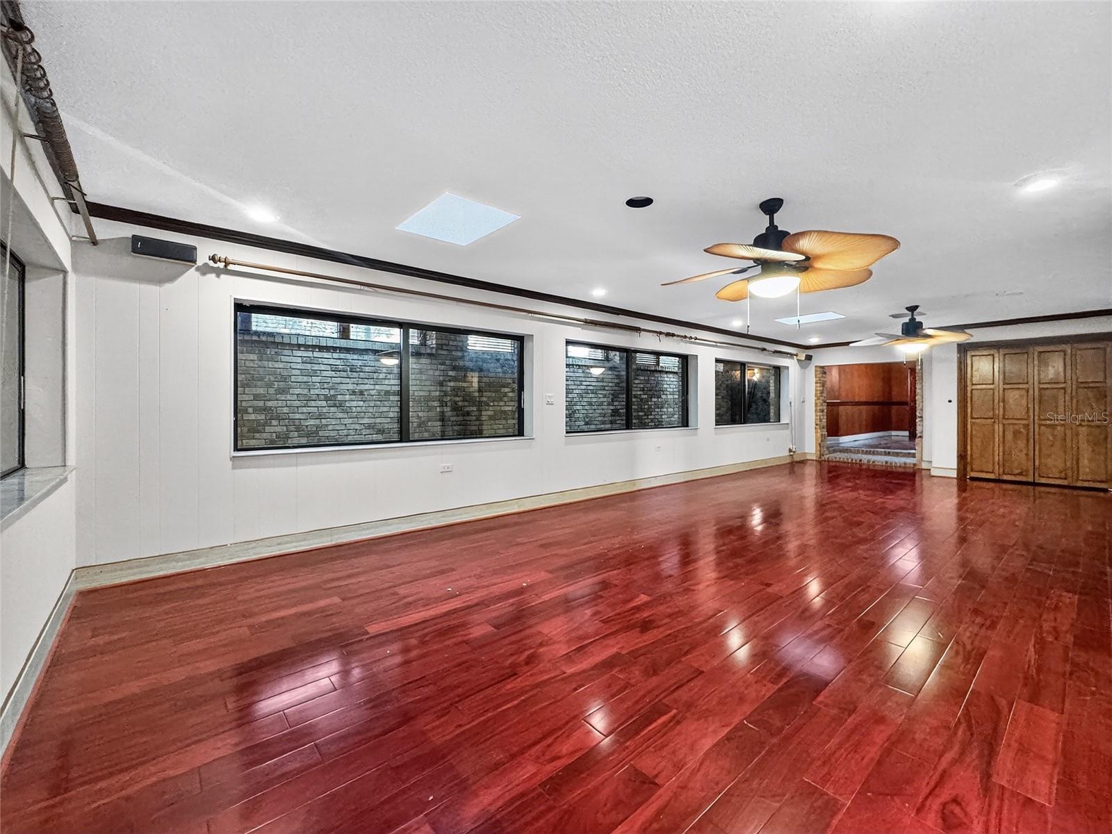 LAKE ELSIE - Residential