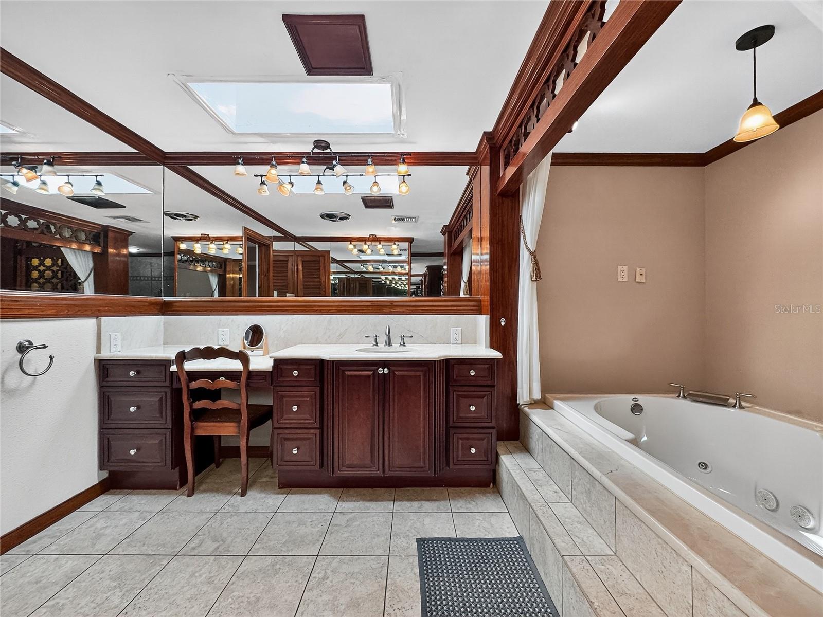 LAKE ELSIE - Residential