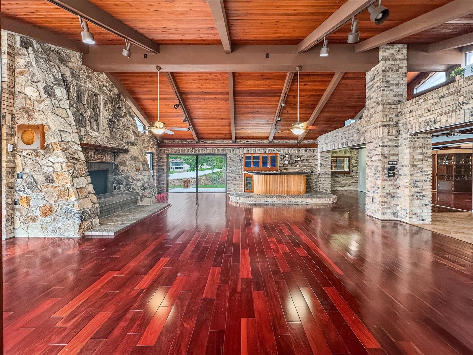 LAKE ELSIE - Residential