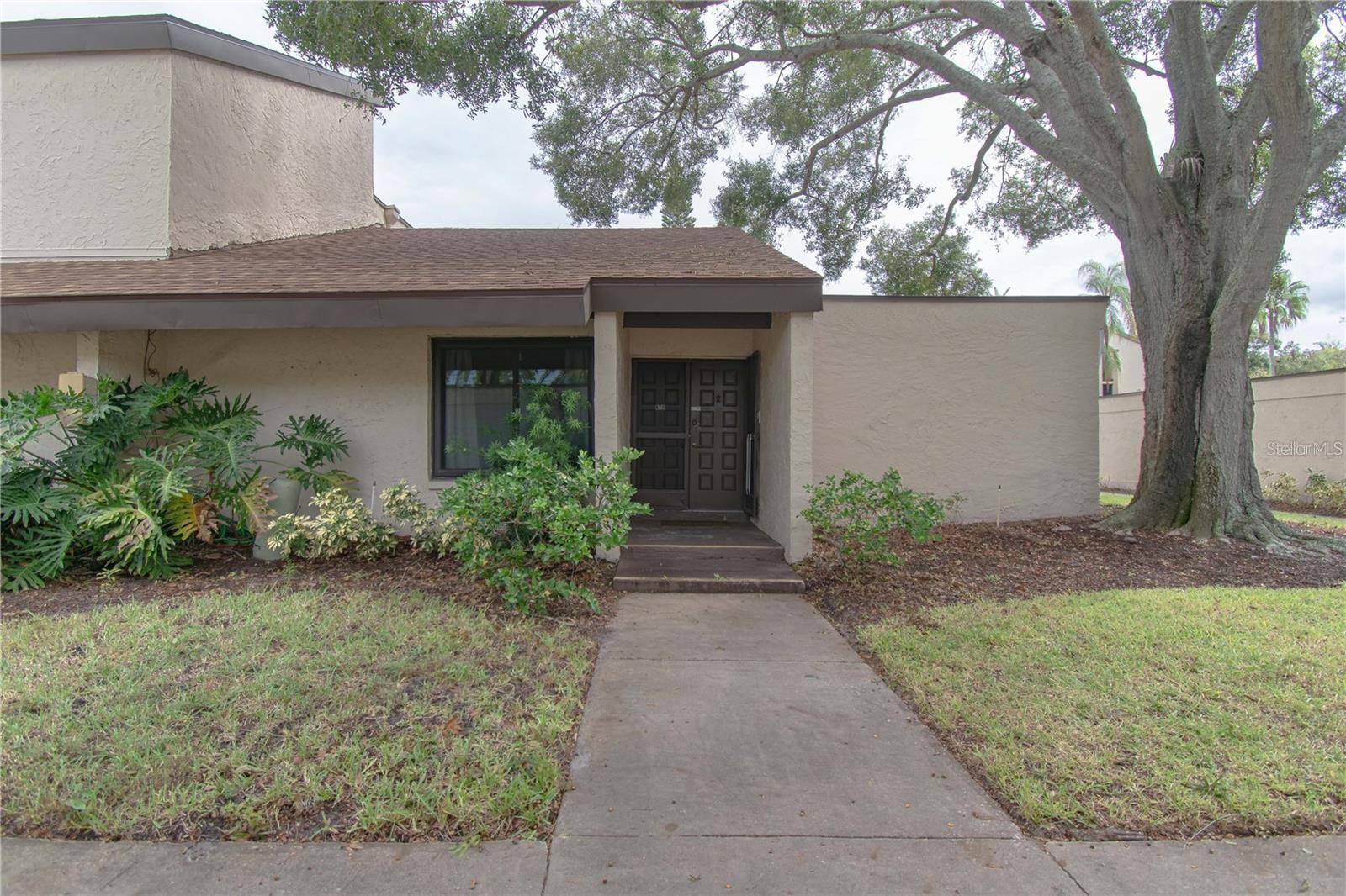 2207 BELLEAIR ROAD B22