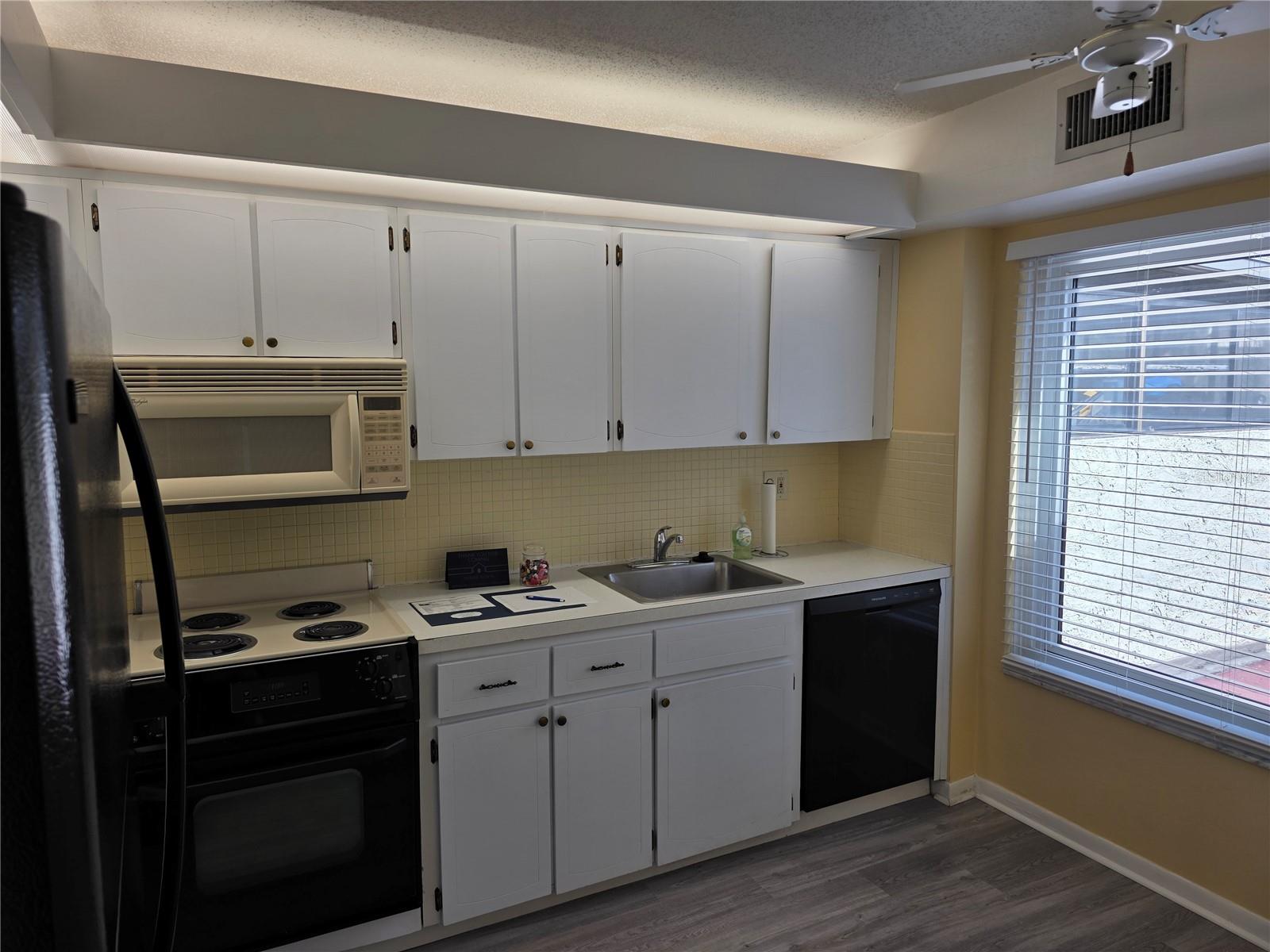 2207 BELLEAIR ROAD B22