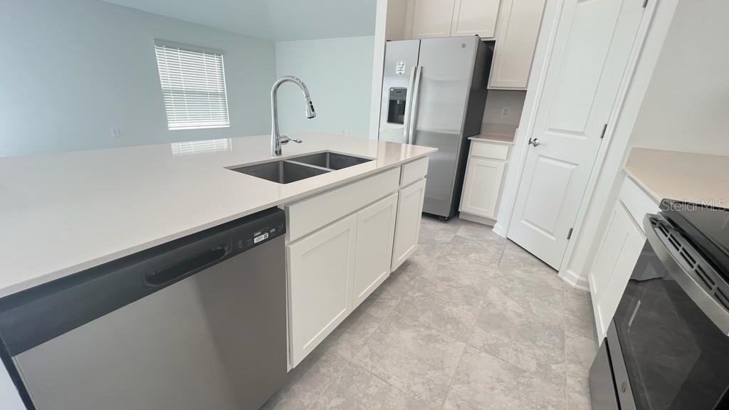 ASTONIA 50S - Residential Lease