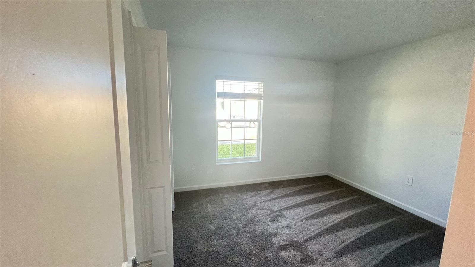 ASTONIA 50S - Residential Lease