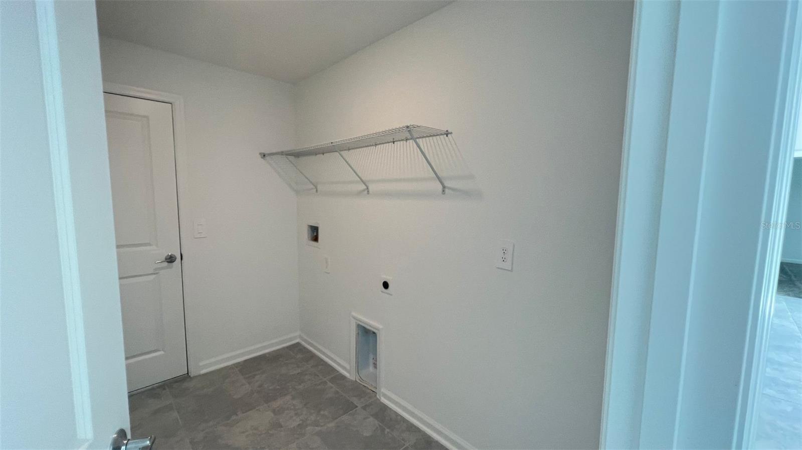 ASTONIA 50S - Residential Lease