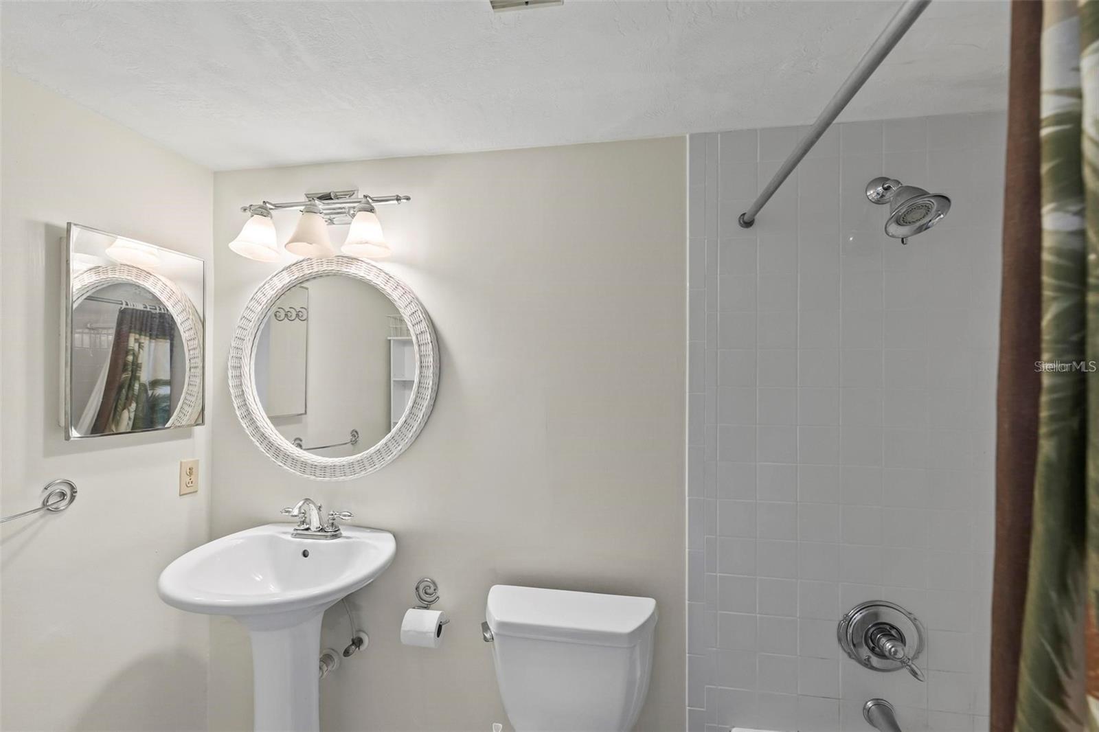 OCEAN VIEW MANOR CONDO - Residential Lease