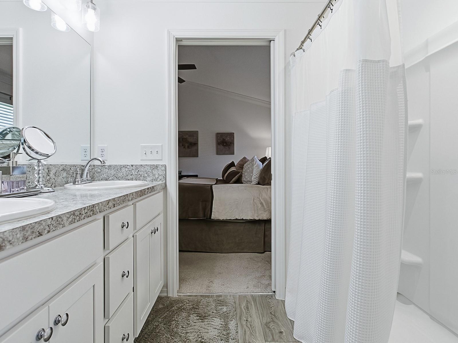 THE VILLAGES/SOUTHERN OAKS UN #130 - Residential