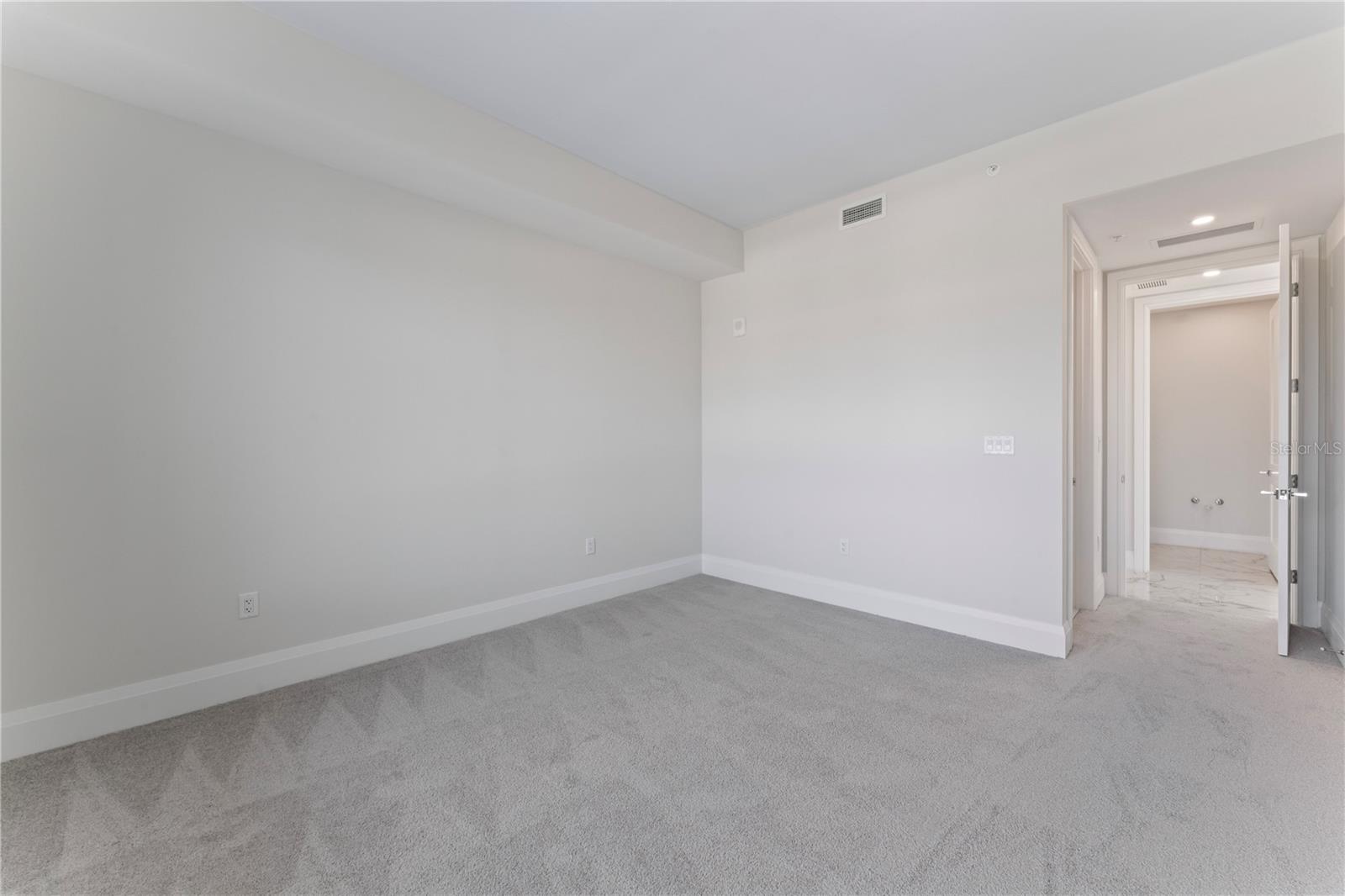 ALTURA BAYSHORE - Residential