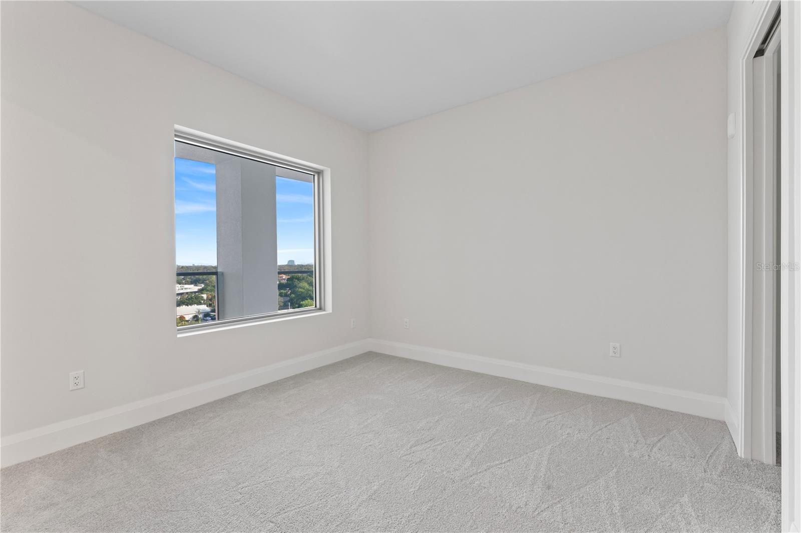 ALTURA BAYSHORE - Residential