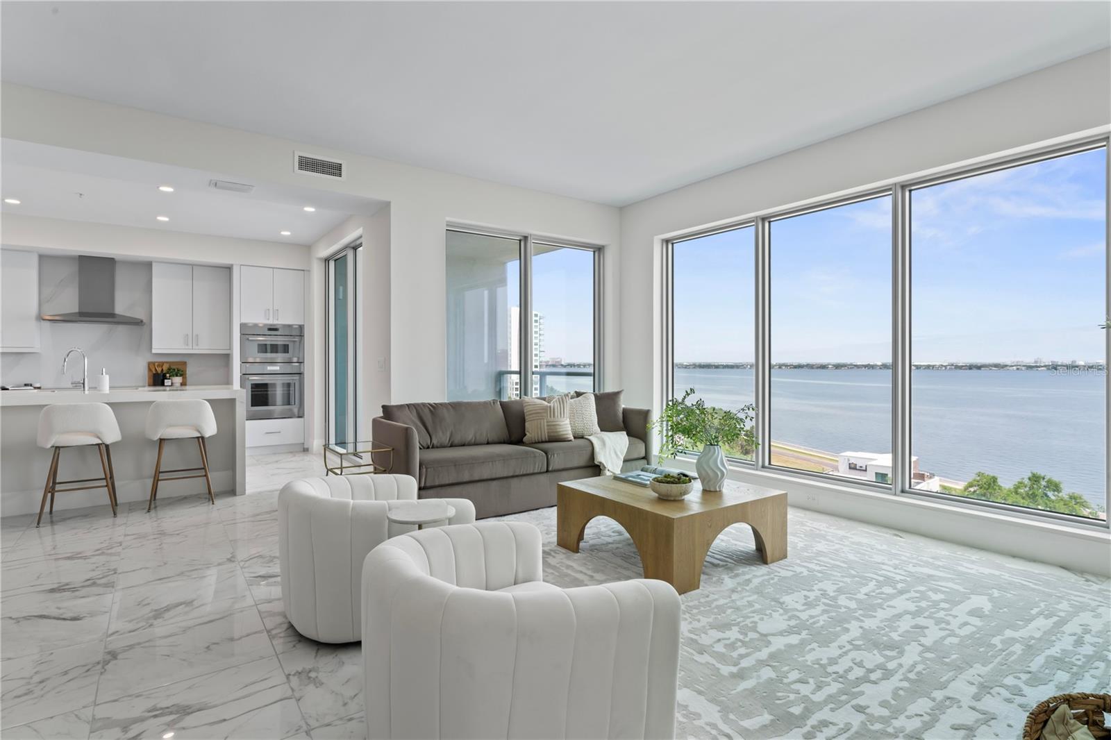 ALTURA BAYSHORE - Residential