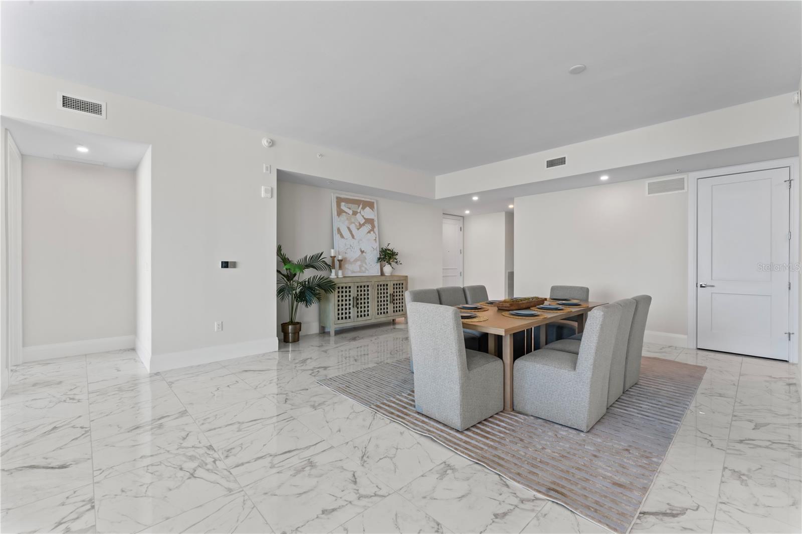 ALTURA BAYSHORE - Residential