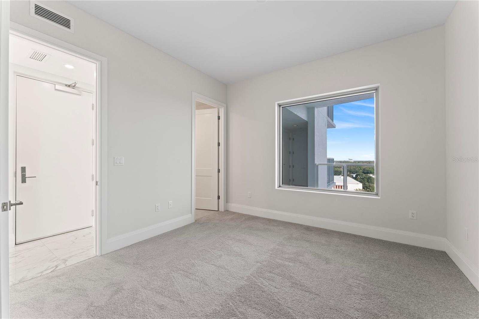 ALTURA BAYSHORE - Residential
