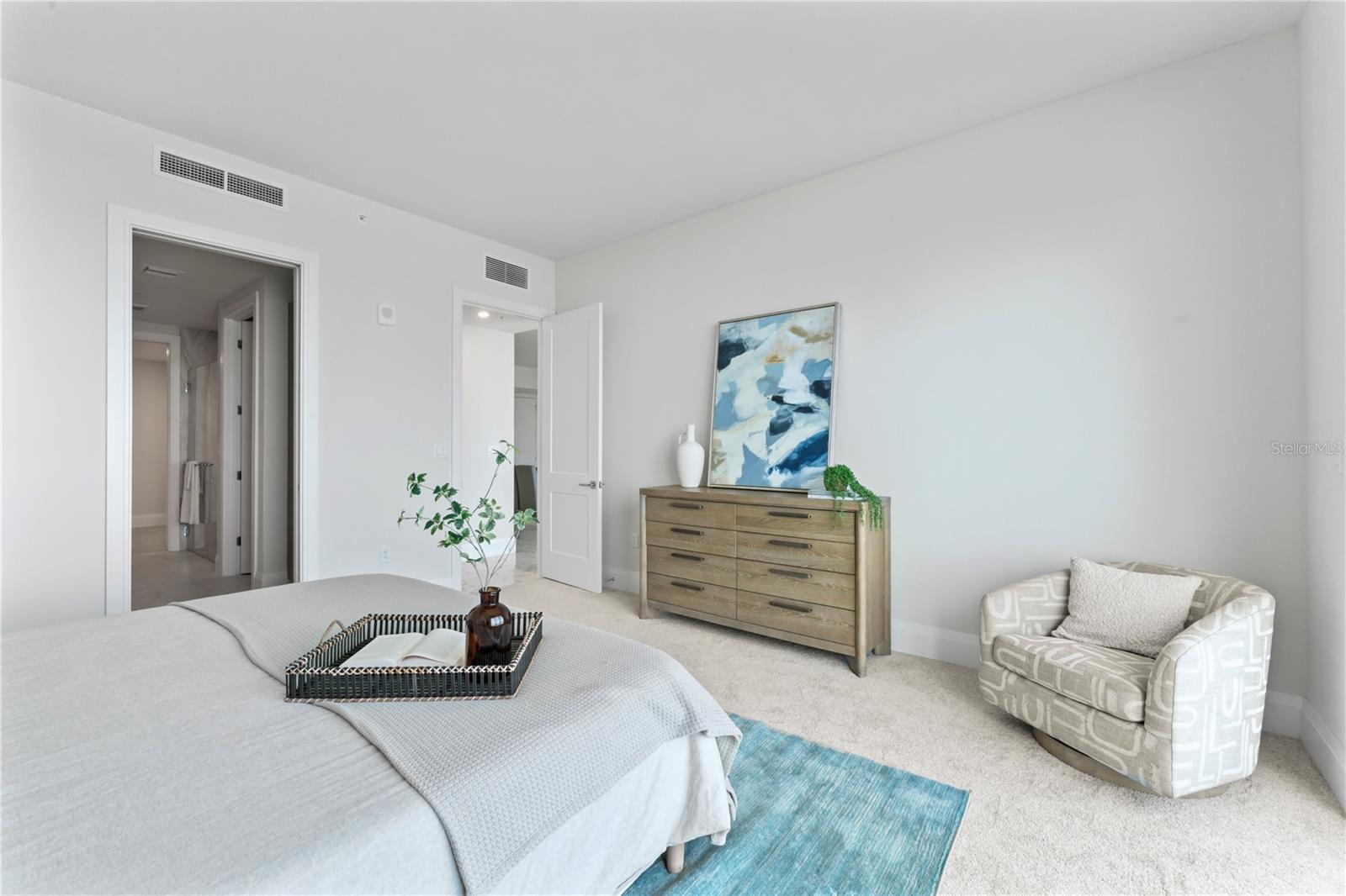 ALTURA BAYSHORE - Residential