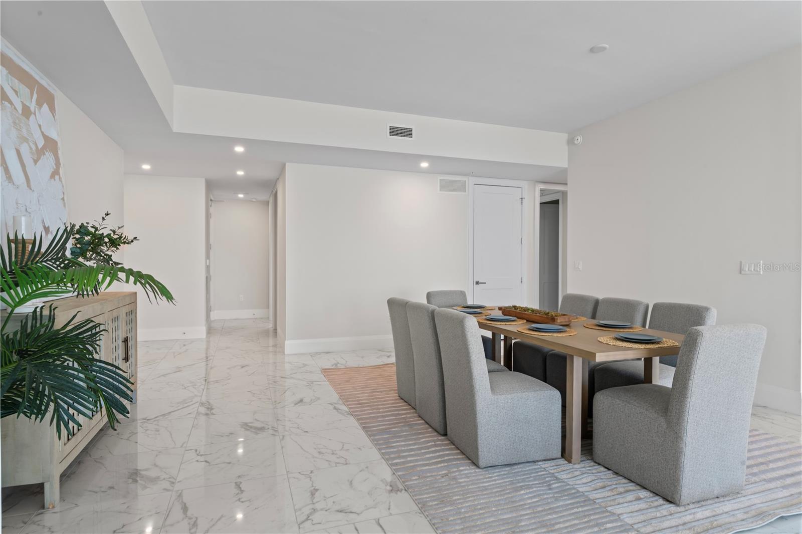 ALTURA BAYSHORE - Residential