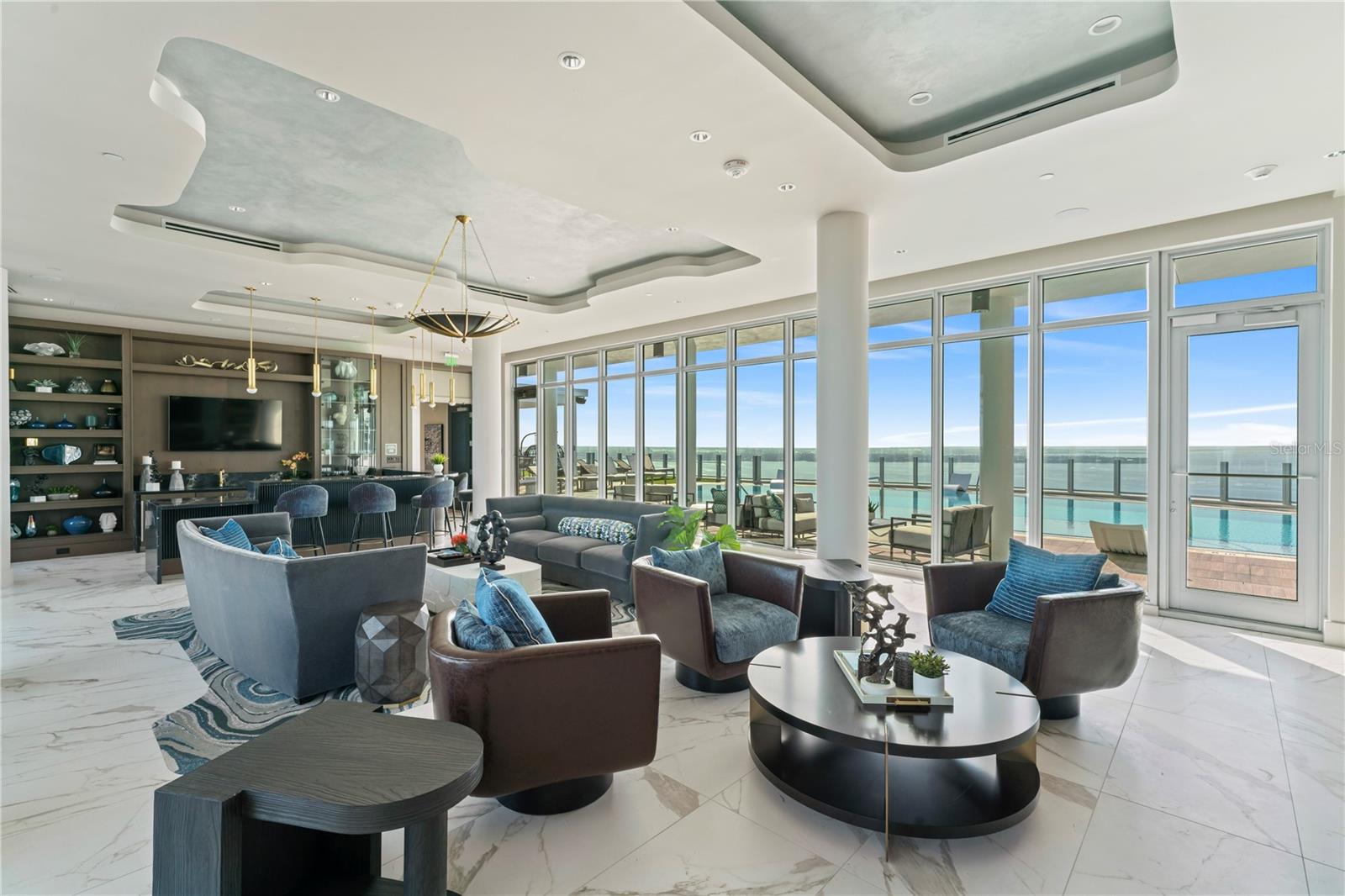 ALTURA BAYSHORE - Residential