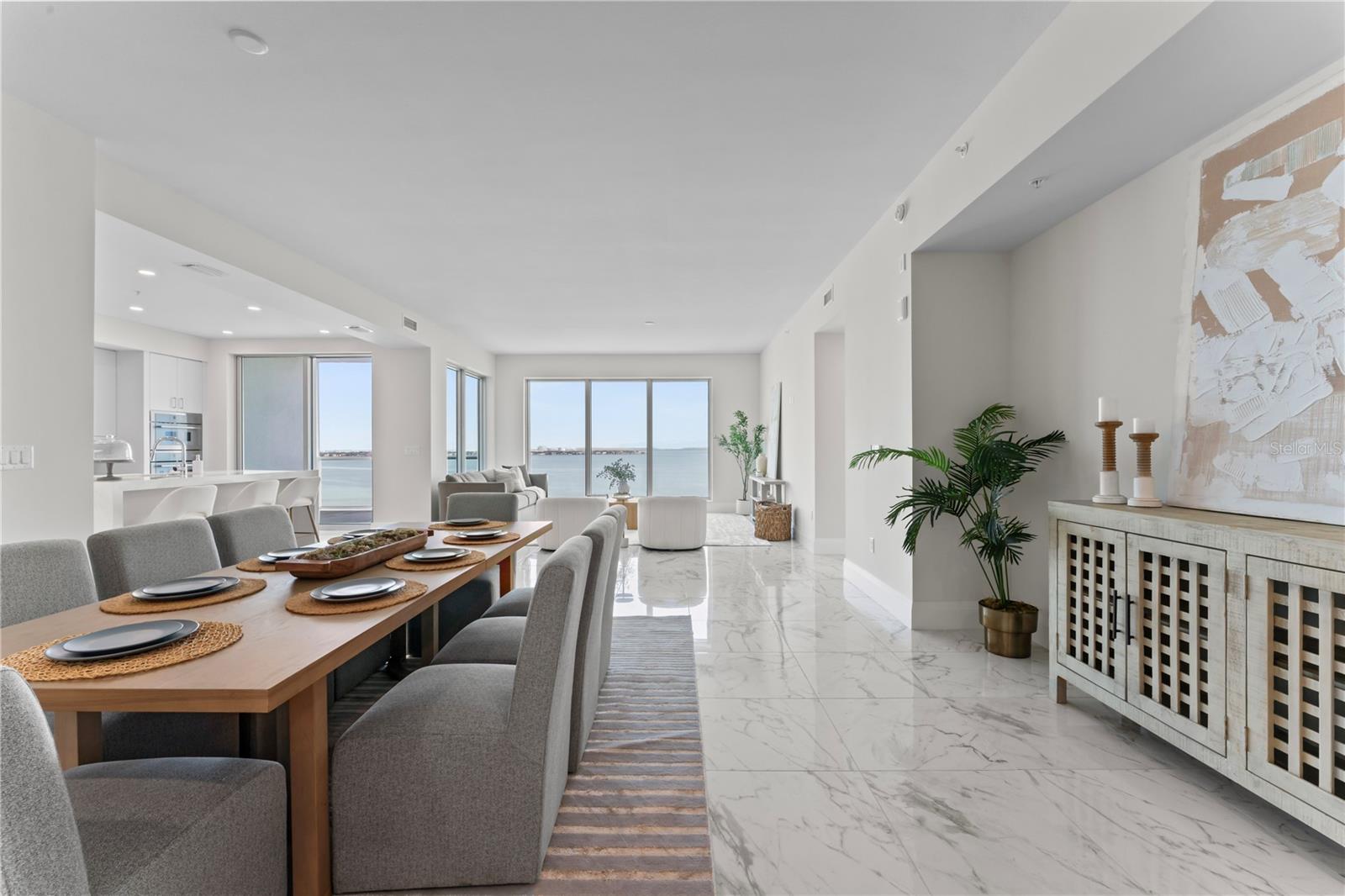 ALTURA BAYSHORE - Residential