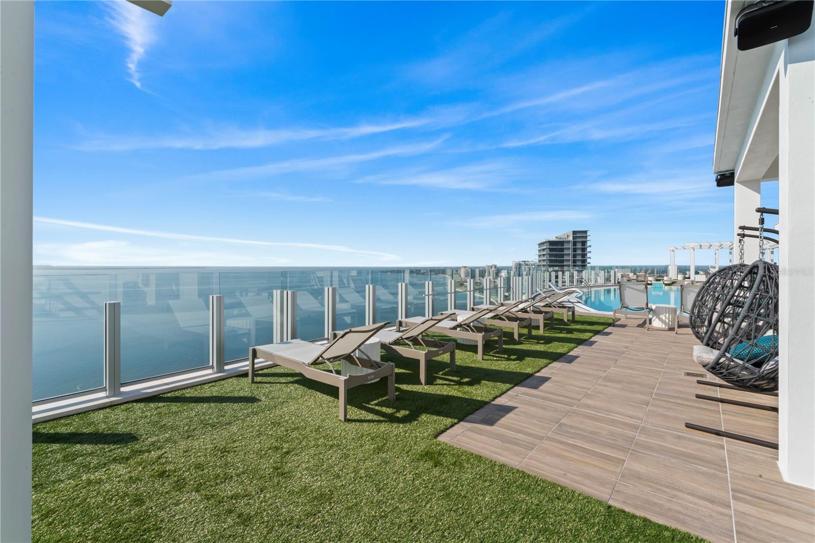 ALTURA BAYSHORE - Residential